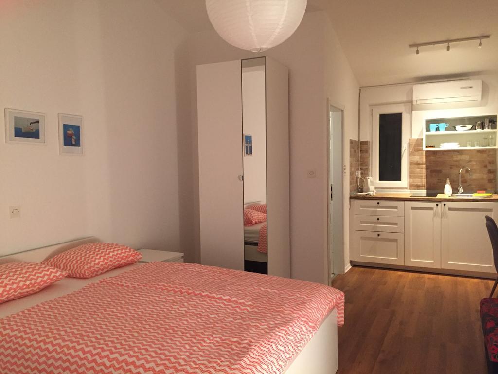 L&L Apartments Vir Eksteriør bilde